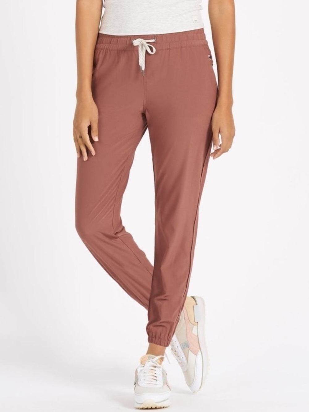 VUORI Women’s Performance Joggers Size M